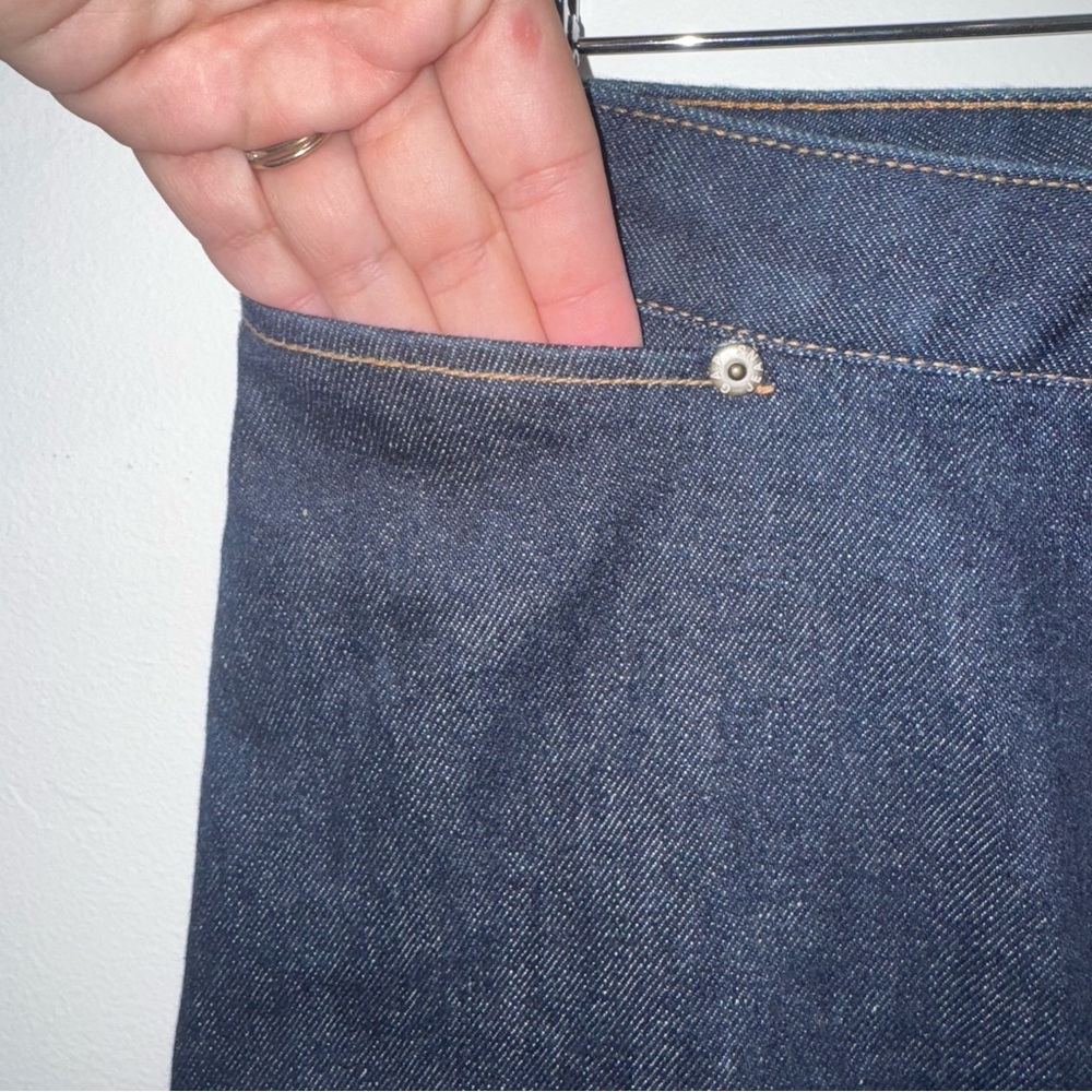 Like new vintage Gap Denim stretch denim Midi Jean Skirt size 8 - Picture 4 of 9